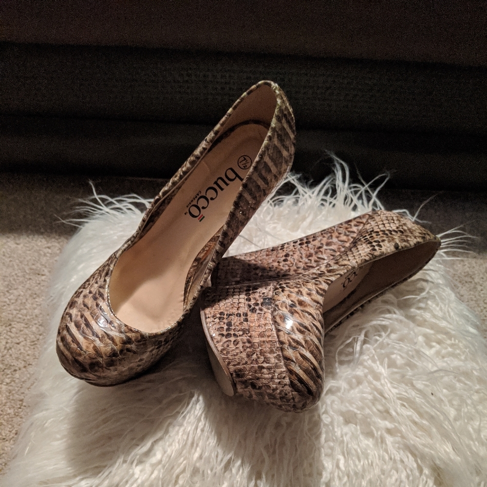 Faux Snakeskin Wedges - Picture 2 of 6